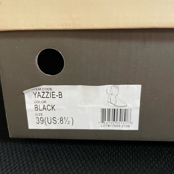 Spring Step Black Ankle Boots with Faux Fur Trim - Picture 7 of 7